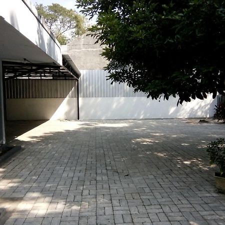 Jombang Rembulan Guest House المظهر الخارجي الصورة